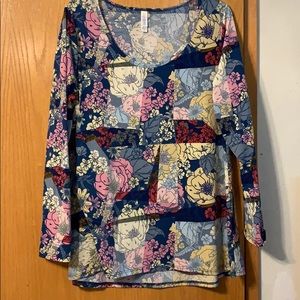 Lularoe Lynnae top